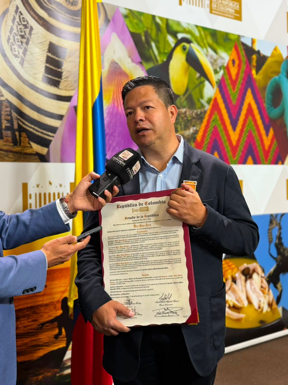 Alcalde de Pitalito recibe la Orden del Congreso de Colombia en grado Caballero